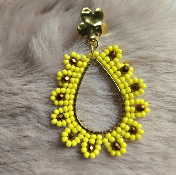 Sunflower Teardrop Earrings - Picture 4 of 4